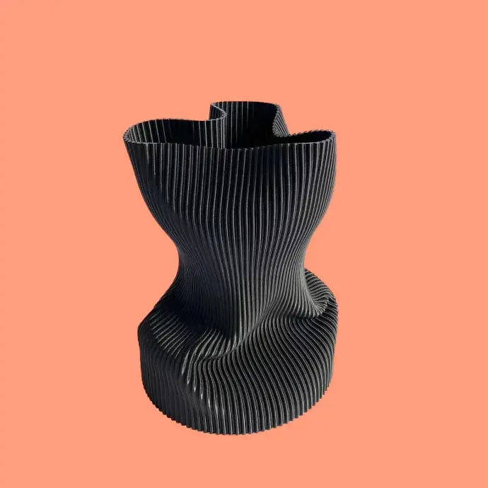 Vase Wrinkle by É Pedra BLACK