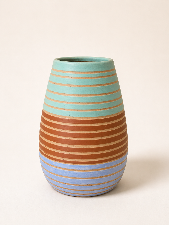 Vase 2 by Olaria