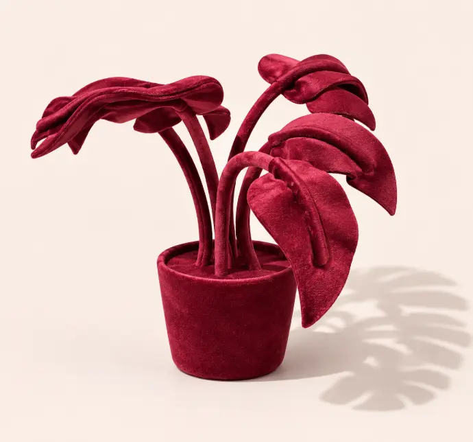 Sculpture Mini Straw Monstera Leaf by Vanessa Lazzari