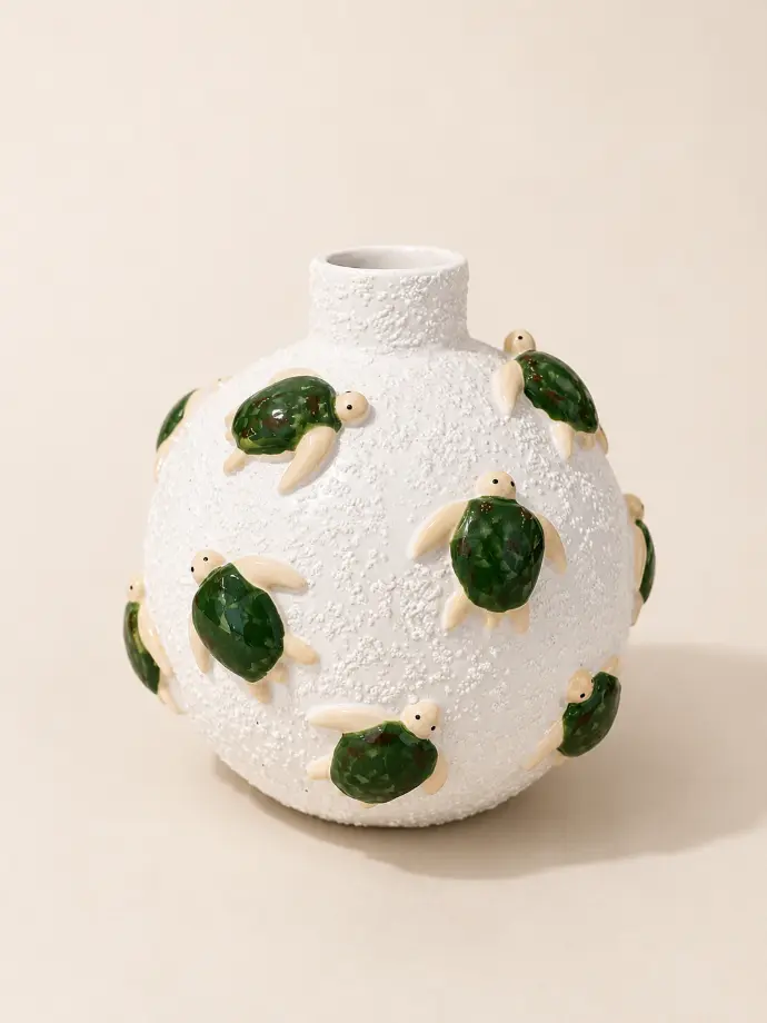 Vase Turtle by Dani Enne