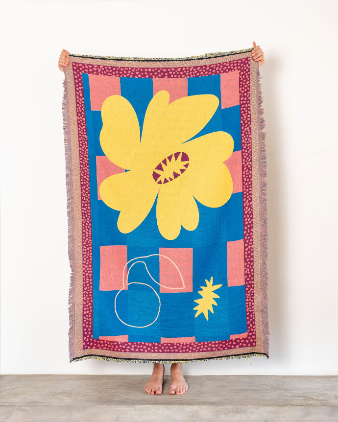 Throw Picnic by Voador