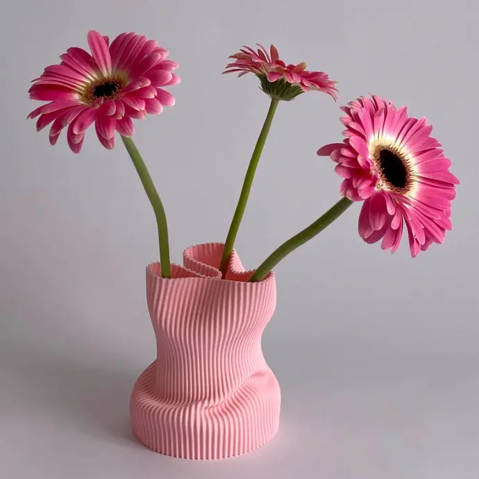 Vase Wrinkle S Pink by E Pedra
