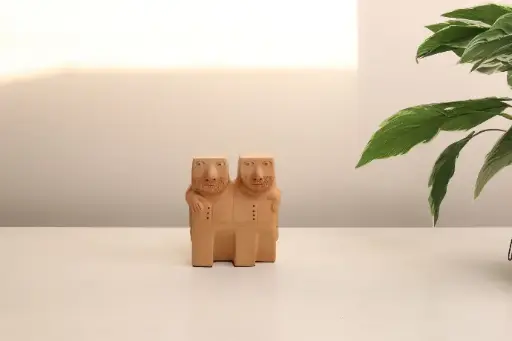 Sculpture dancing couple by Mano de Baé
