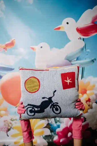 Cushion  Moto by Voador