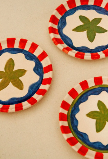 Plate Leaves by Studio Noir